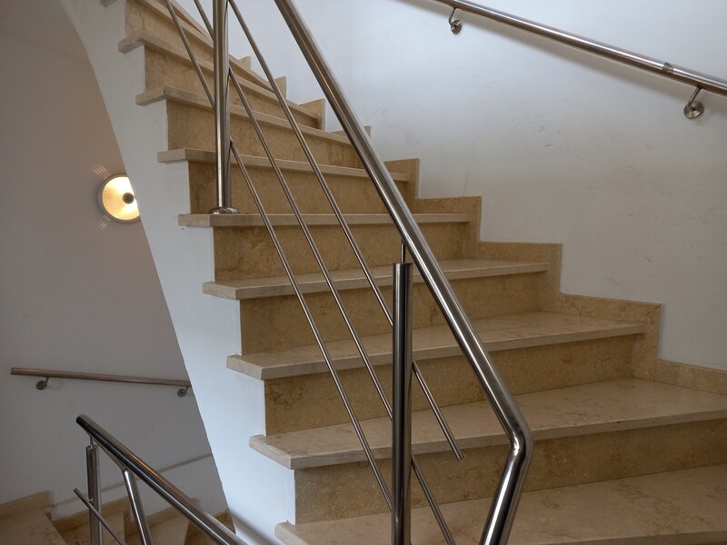Banu Manta, duplex cu terasa de 45 mp, birouri