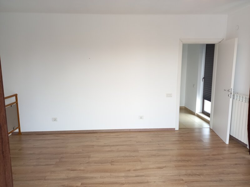 Banu Manta, duplex cu terasa de 45 mp, birouri