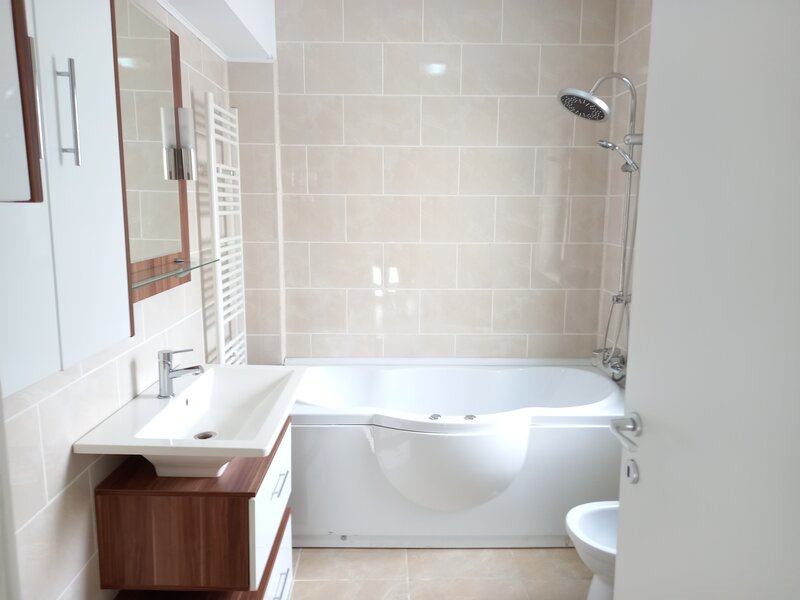 Banu Manta, duplex cu terasa de 45 mp, birouri