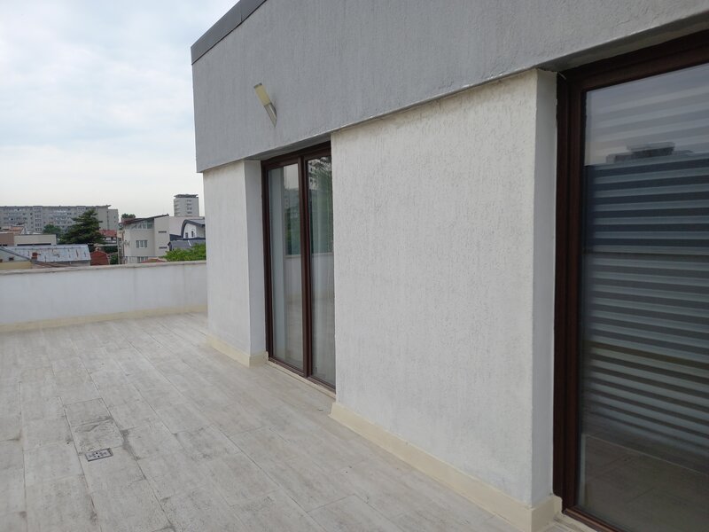 Banu Manta, duplex cu terasa de 45 mp, birouri